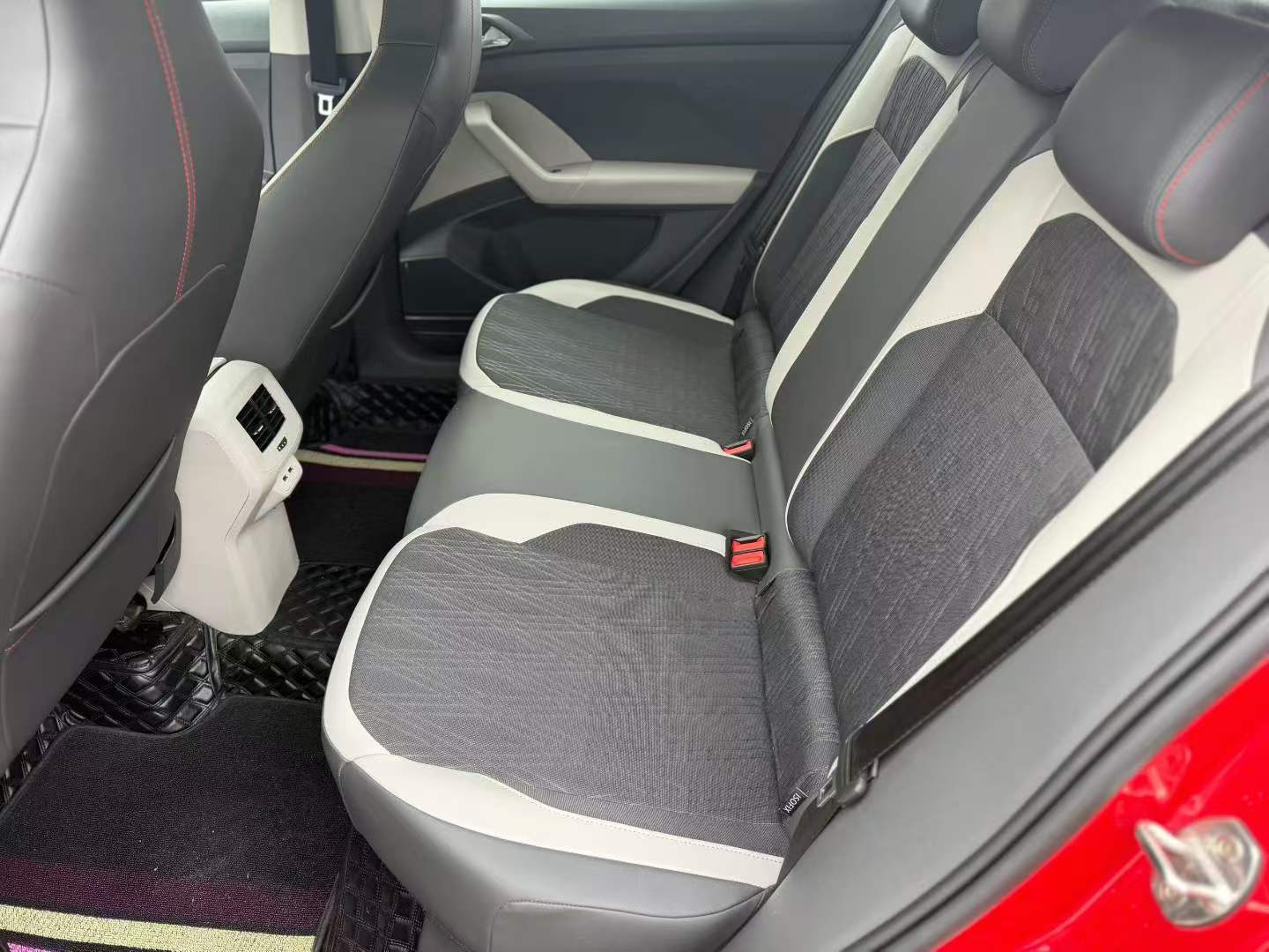 Volkswagen T-Cross 2019 car image #4