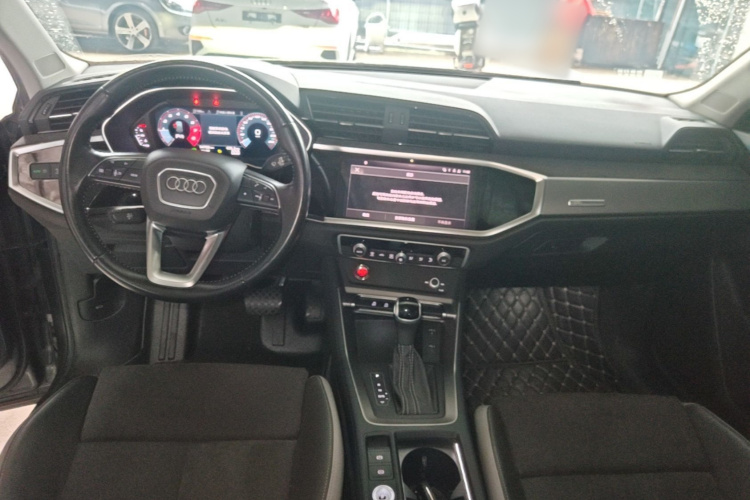Audi Q3 2021 car image #10