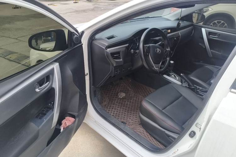 Toyota Corolla 2017 car image #16