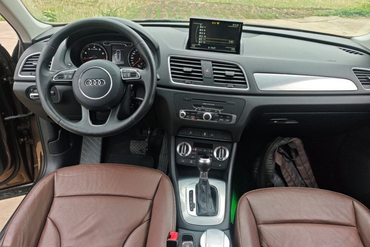 Audi Q3 2014 car image #10