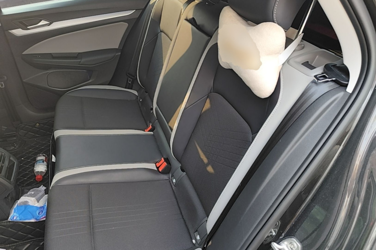 Volkswagen Golf 2022 car image #13