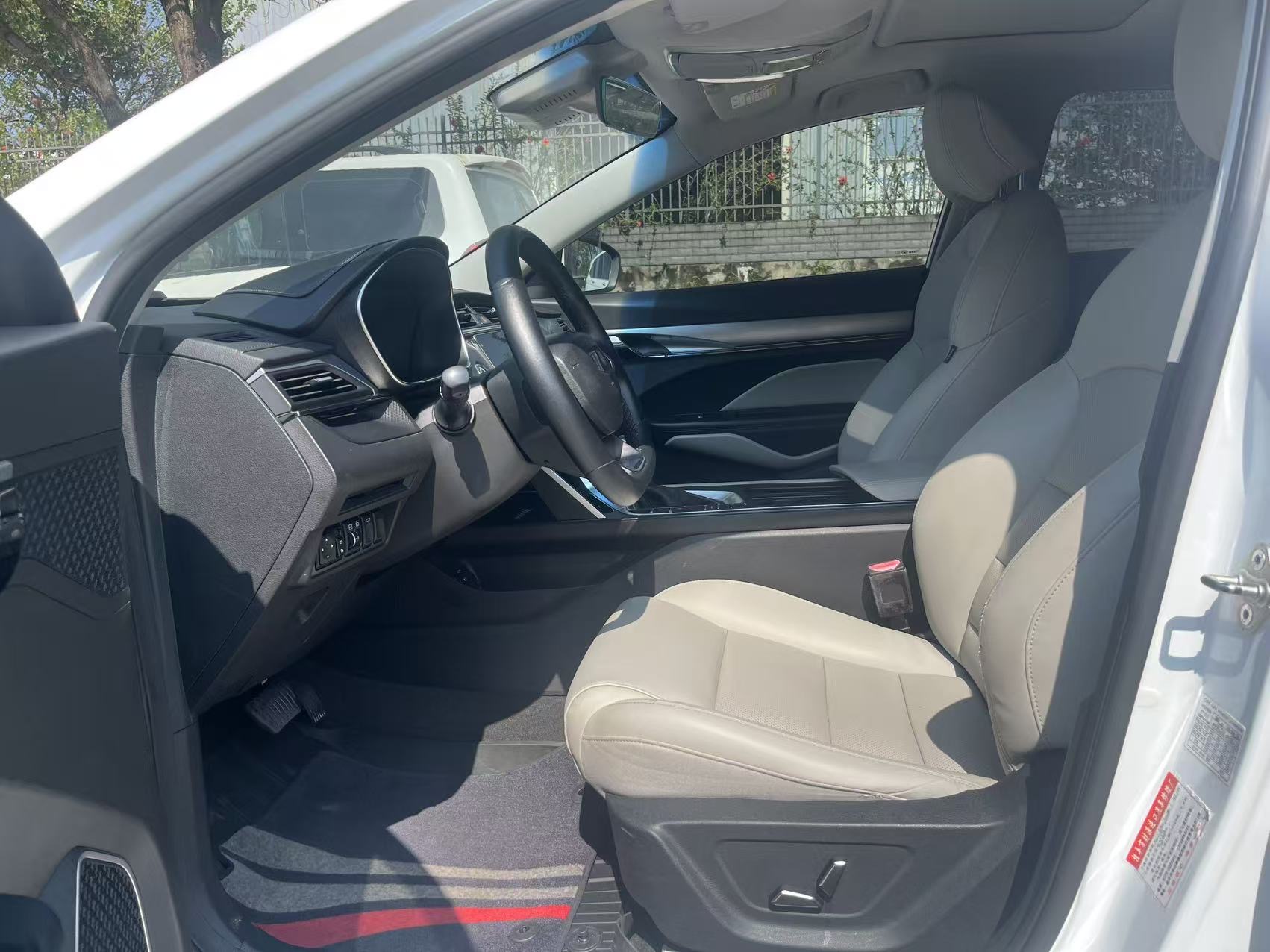 GEELY Binray 2019 car image #4