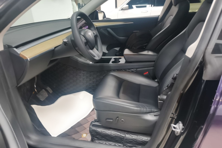 Tesla Model Y 2023 #19 Tesla Model Y 2023 car image #19