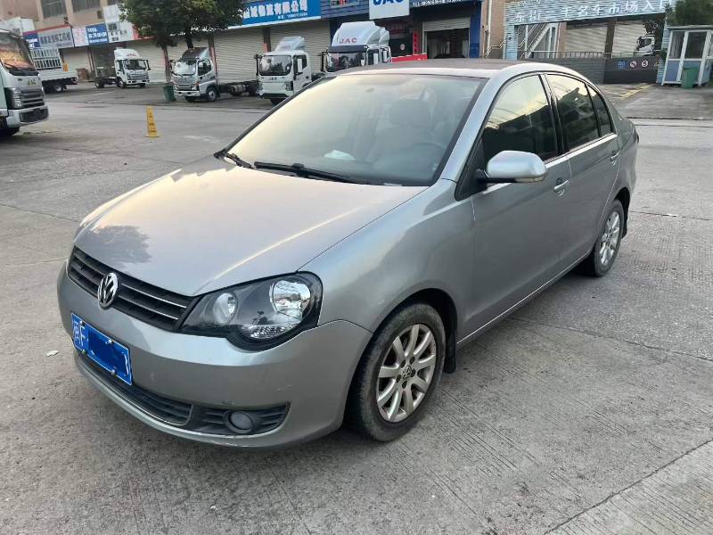 Volkswagen Polo 2011 car image 