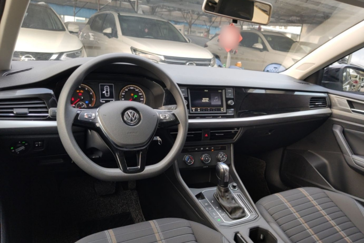 Volkswagen Lavida 2018 car image #10