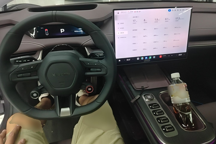 MI SU7 2024 immagine di auto #10