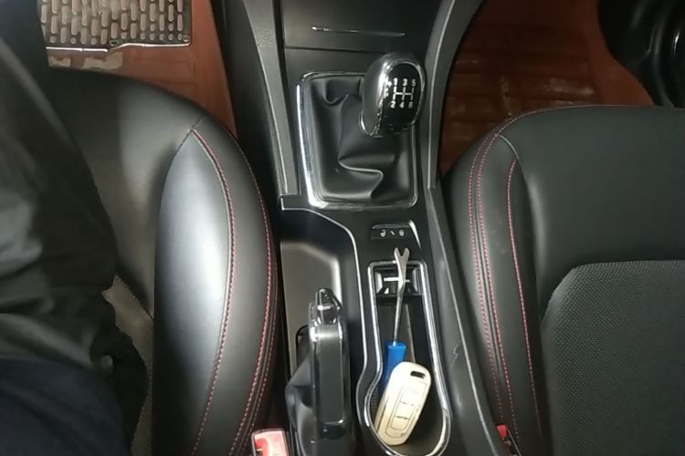 GEELY Emgrand 2015 #14 GEELY Emgrand 2015 car image #14