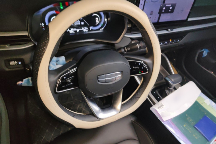 GEELY Emgrand 2025 car image #11