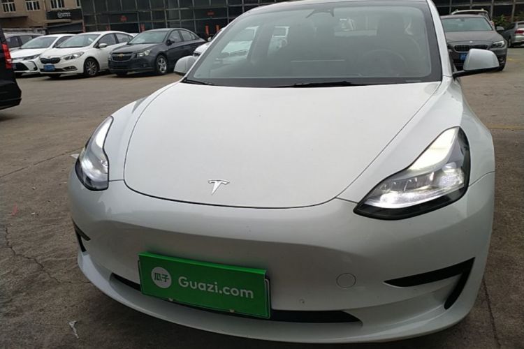 Tesla Model 3 2023 car image #3