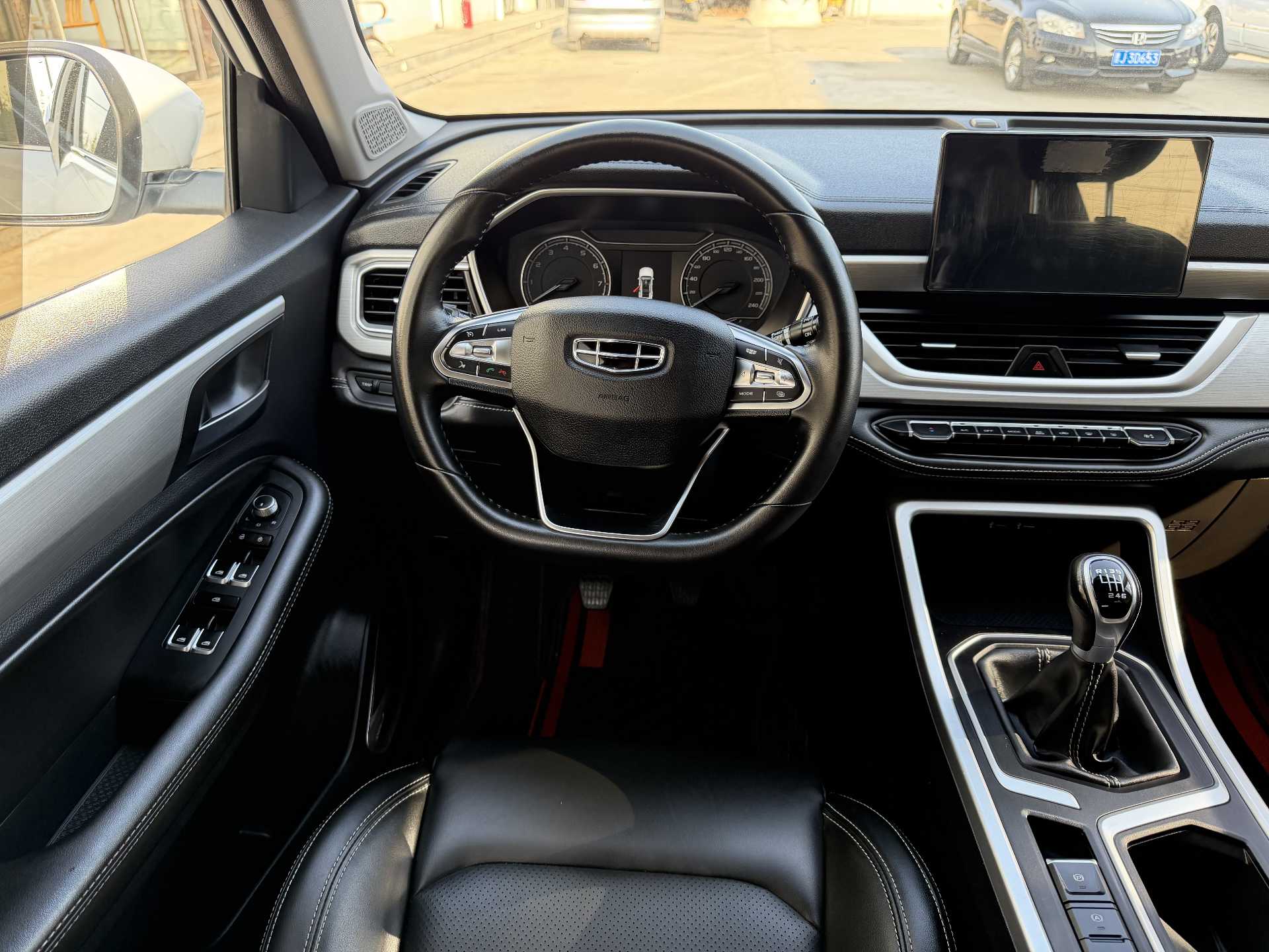 GEELY Vision X6 2020 car image #6