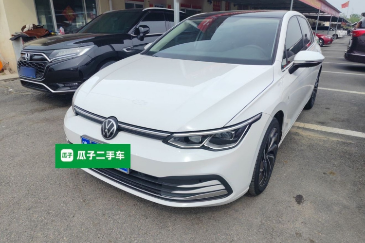 Volkswagen Golf 2022 imagen de coche #2