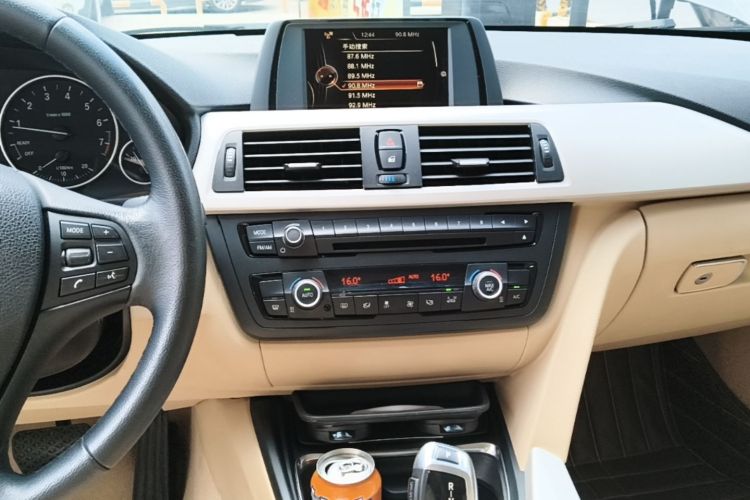 BMW 3 Series 2015 car image #13