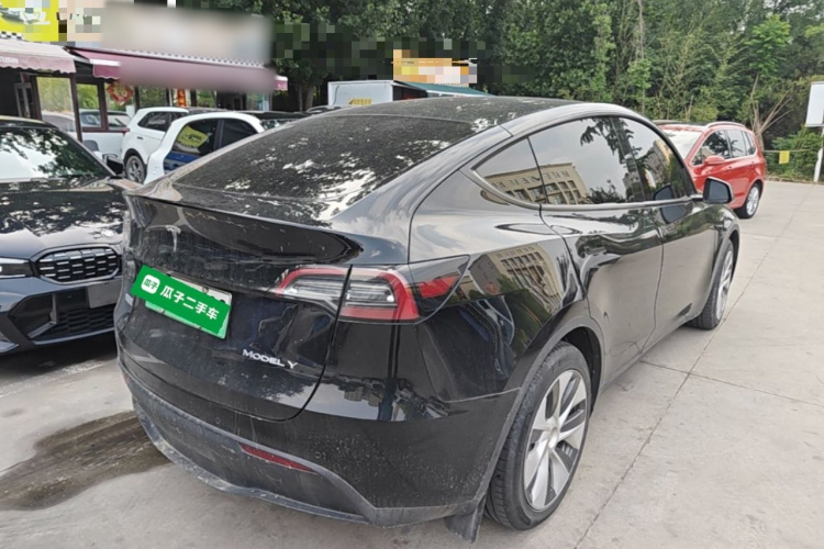 Tesla Model Y 2022 #5 Tesla Model Y 2022 car image #5
