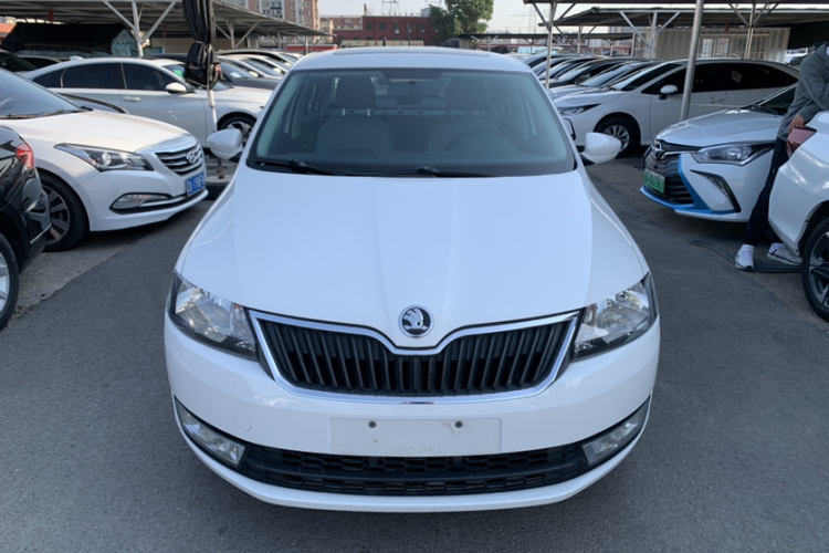 Skoda Rapid 2015 #6 Skoda Rapid 2015 image de voiture #6