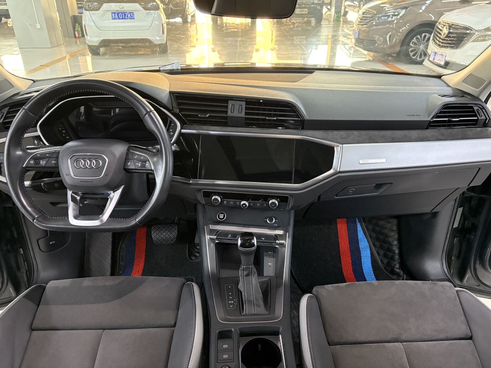 Audi Q3 2022 car image #6