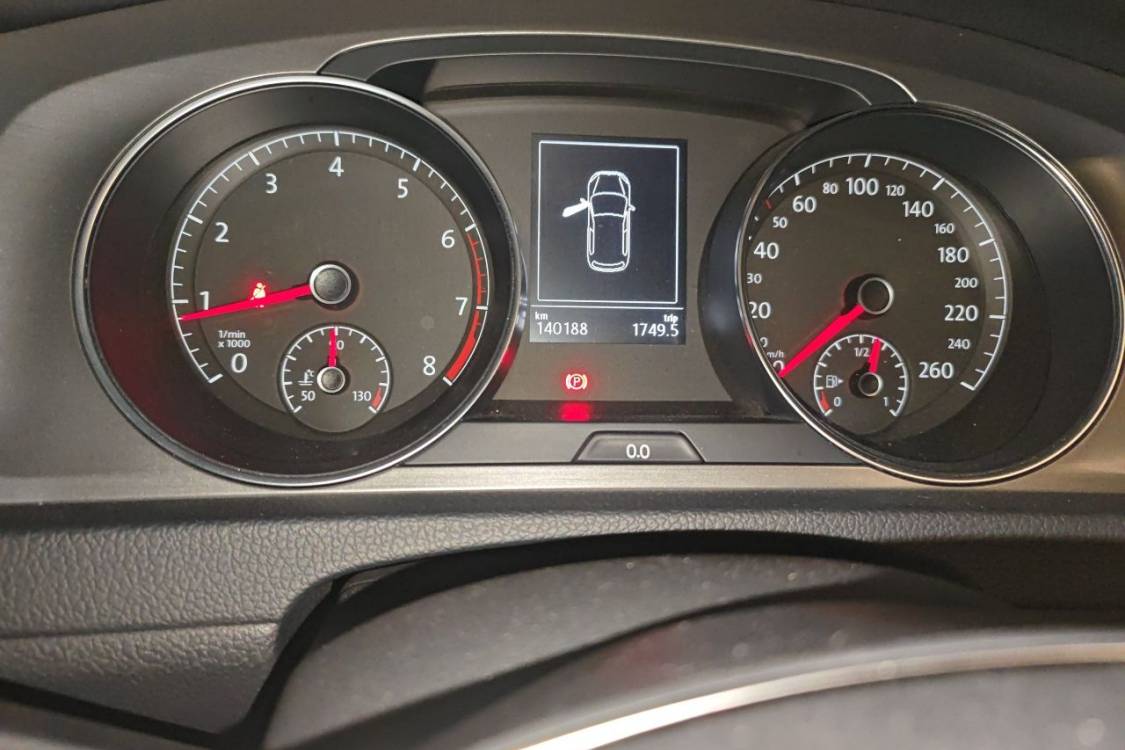 Volkswagen Golf 2017 car image #25