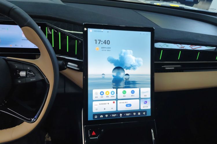 GEELY Boyue L 2023 صورة سيارة #13