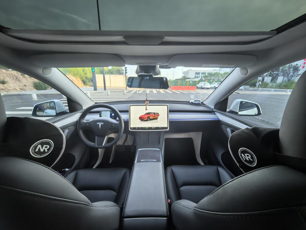 Tesla Model Y 2024 #13 Tesla Model Y 2024 car image #13