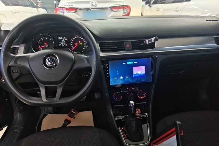 Volkswagen Bora 2022 car image #11