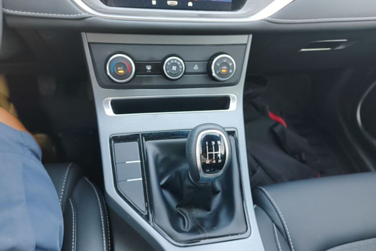 GEELY Emgrand 2021 #14 GEELY Emgrand 2021 car image #14