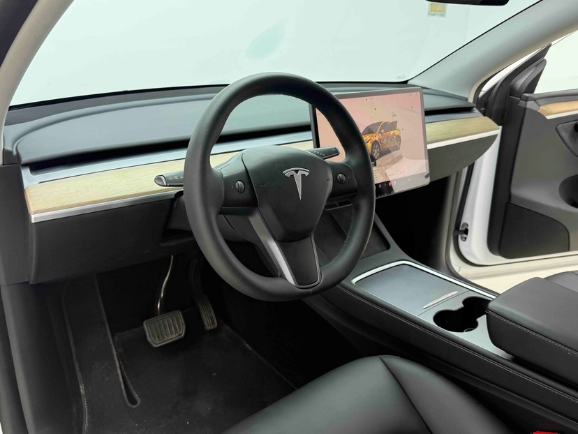Tesla Model Y 2022 car image #4