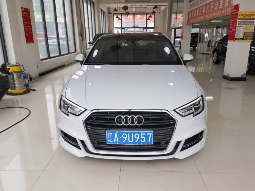 Audi A3 2018 car image #2