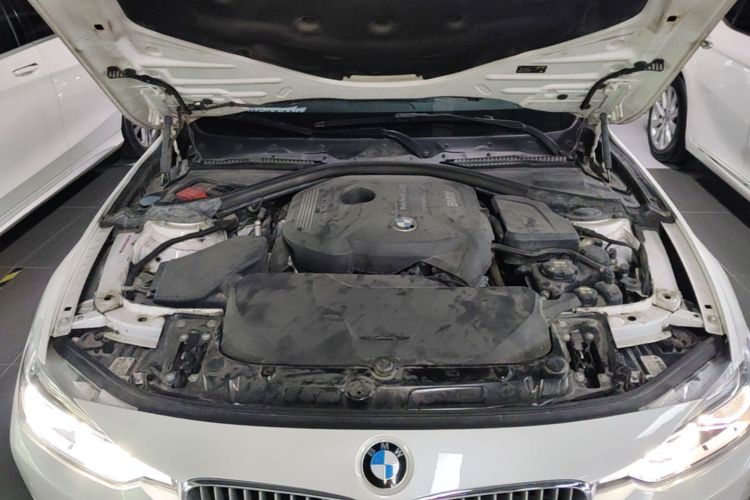 BMW 3 Series 2017 #20 BMW 3 Series 2017 car image #20