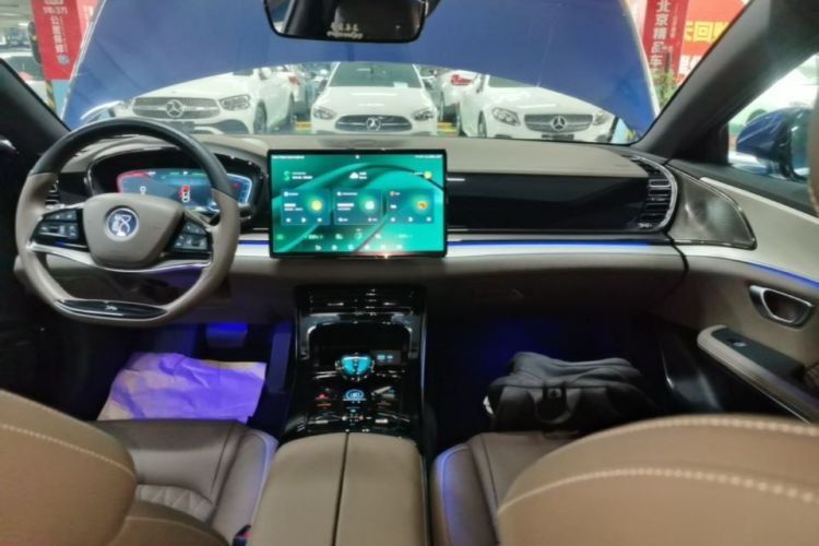 BYD Han 2023 car image #13