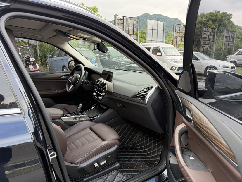 BMW X3 2020 car image #7