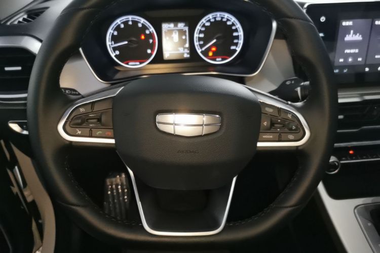 GEELY Coolray 2026 #11 GEELY Coolray 2026 car image #11