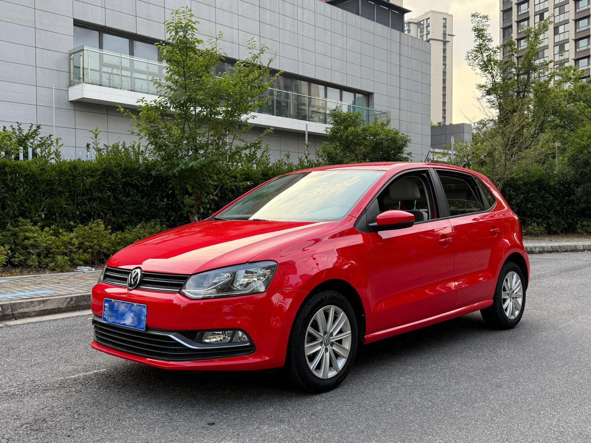Volkswagen Polo 2014 Volkswagen Polo 2014 car image