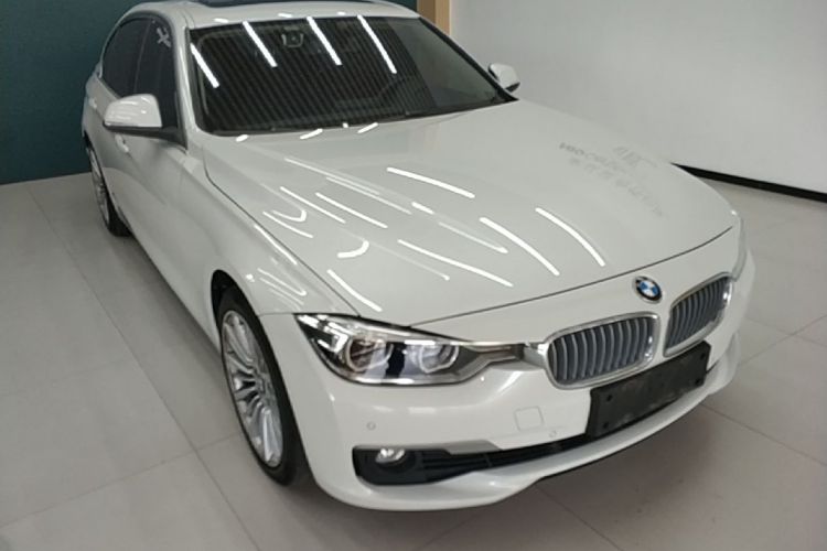 BMW 3 Series 2018 car image #6