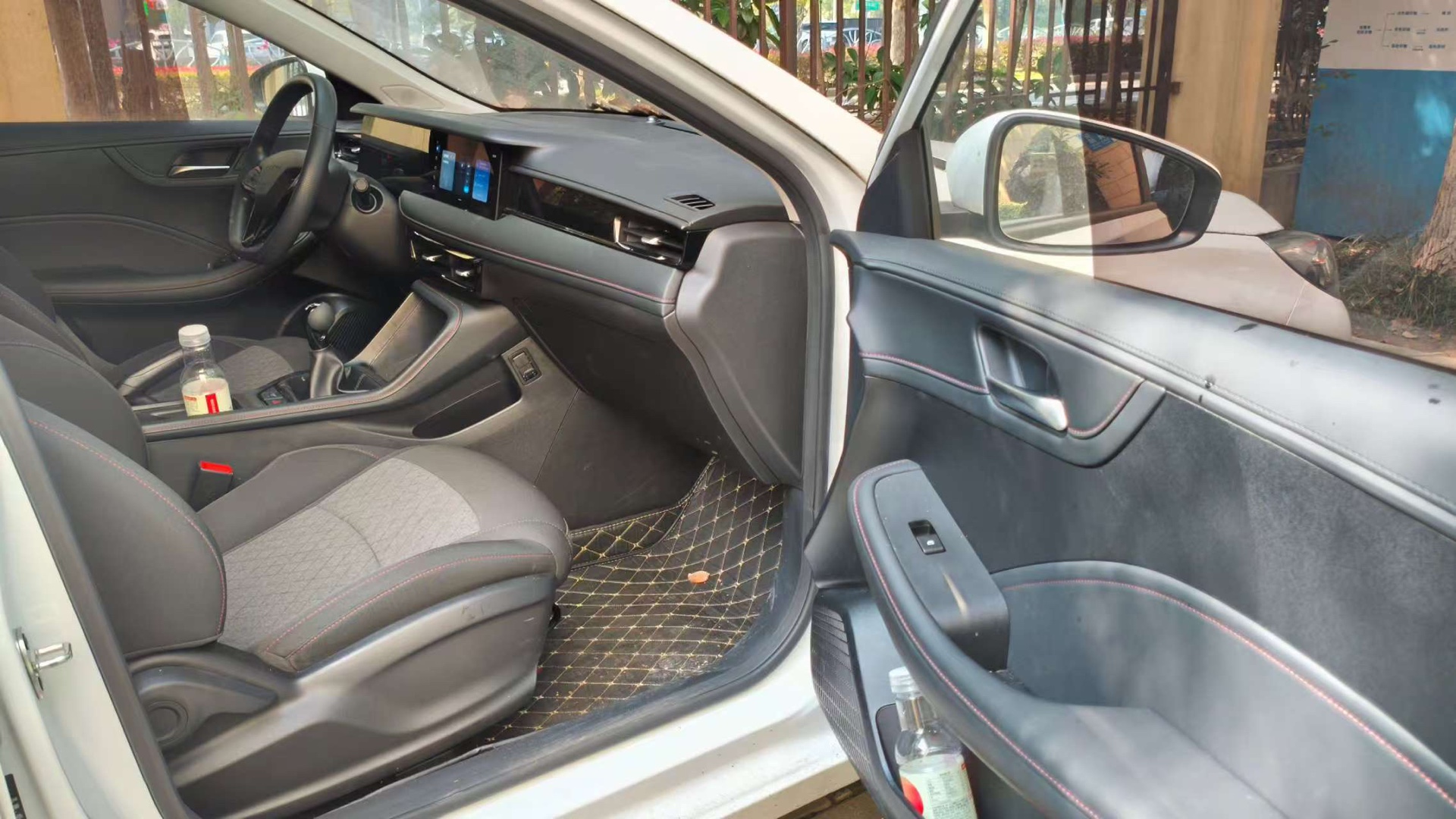 Roewe i5 2025 изображение автомобиля #9