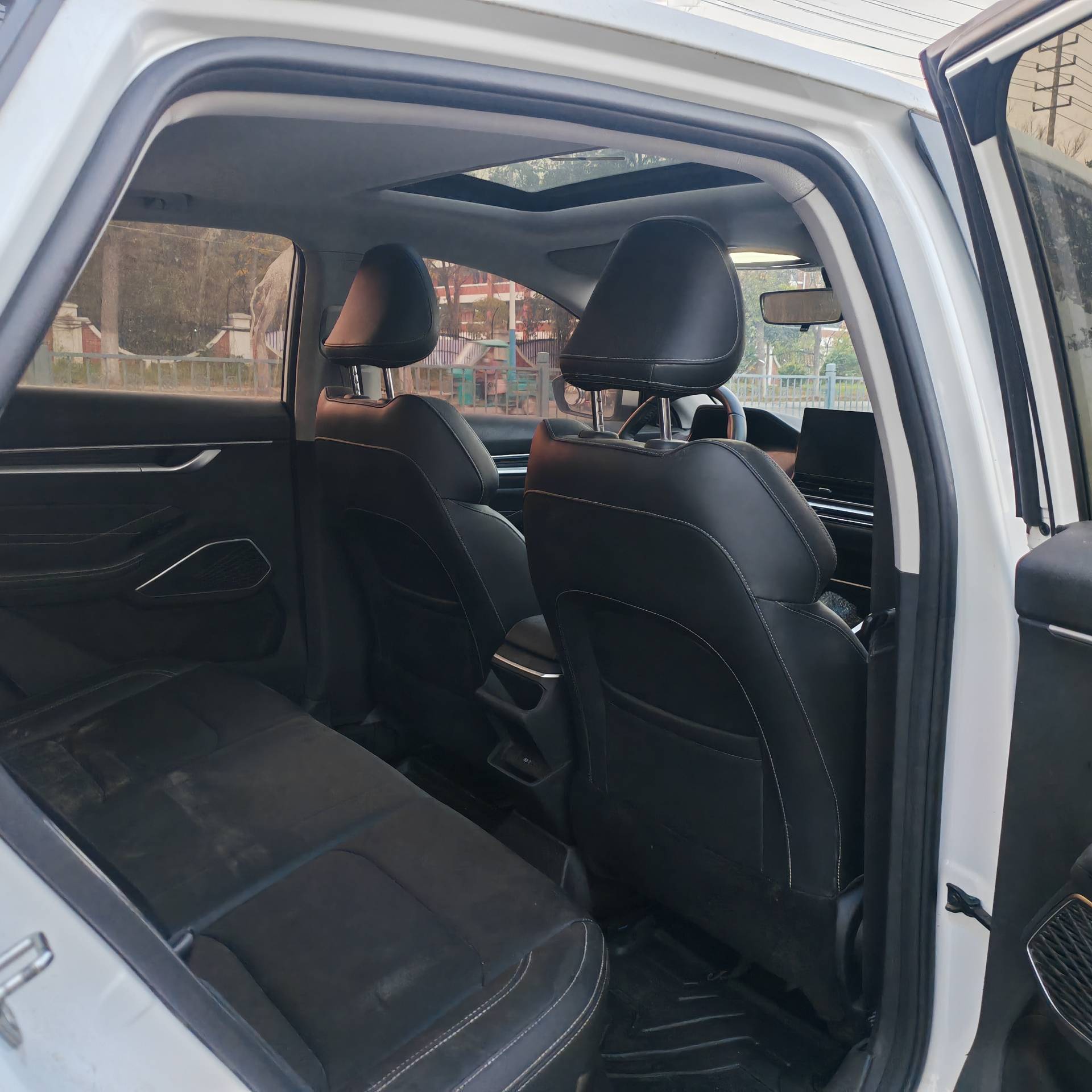 GEELY Emgrand 2024 car image #3