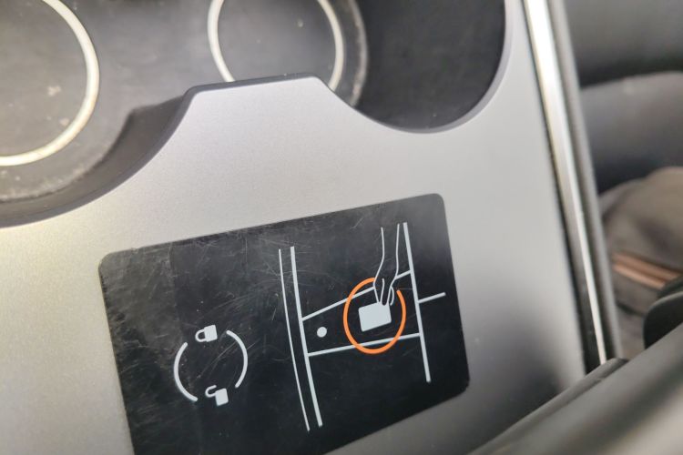 Tesla Model Y 2021 car image #9