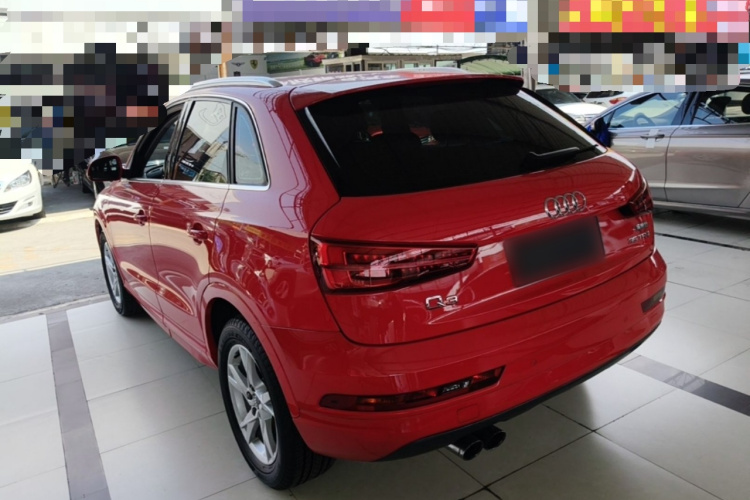 Audi Q3 2018 car image #5