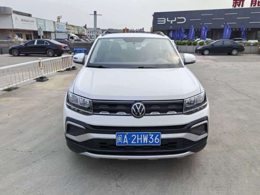 Volkswagen T-Cross 2023 car image #2