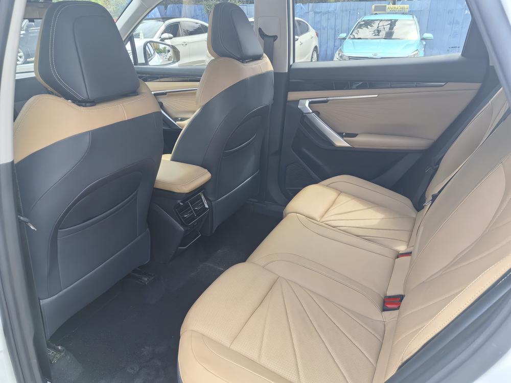 GEELY Boyue L 2023 car image #10