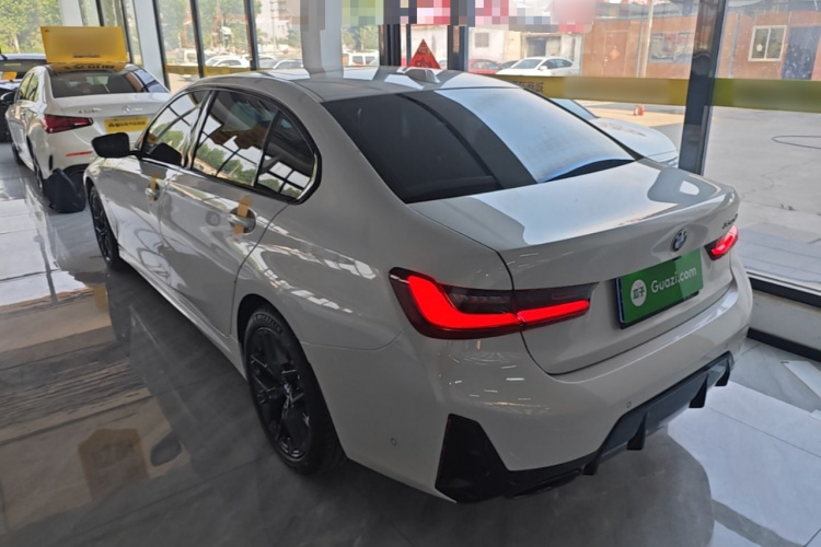 BMW 3 Series 2025 #5 BMW 3 Series 2025 car image #5
