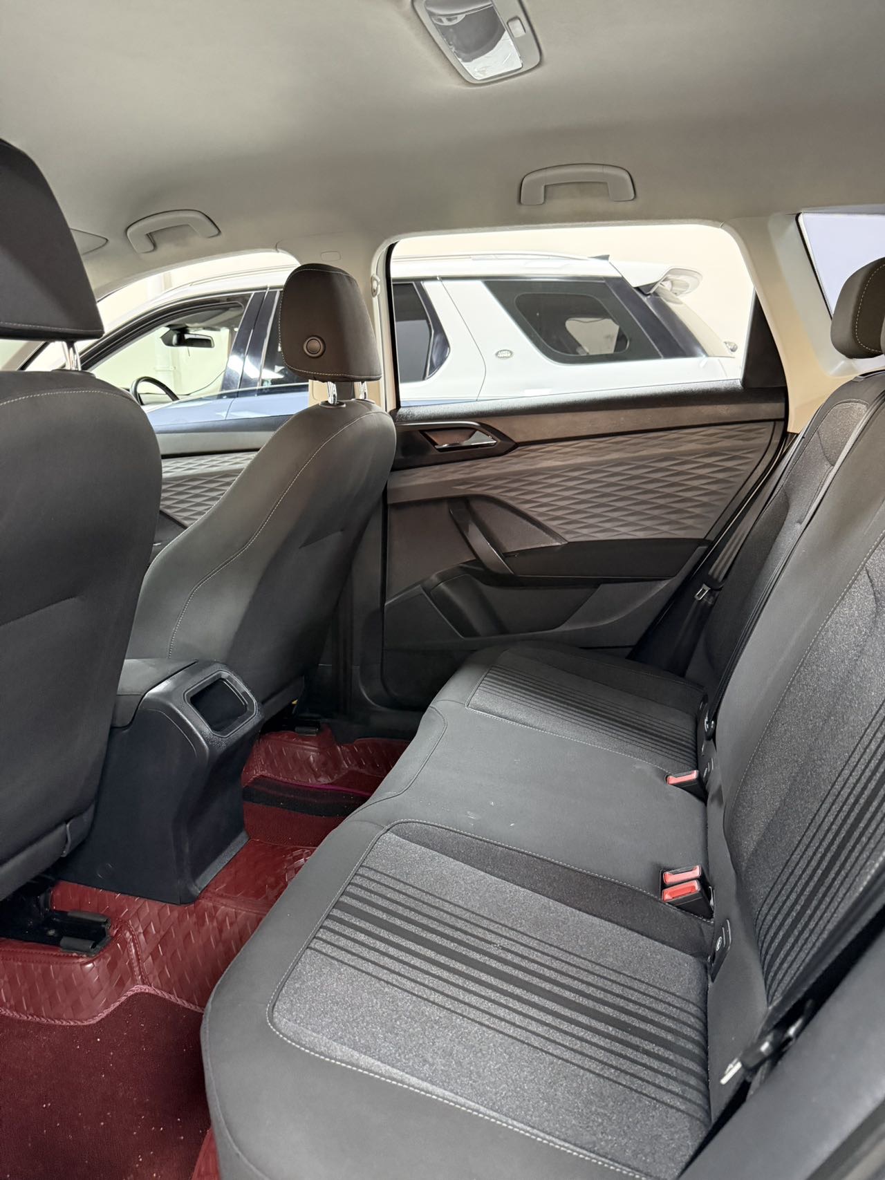 Volkswagen Tharu 2021 immagine di auto #5