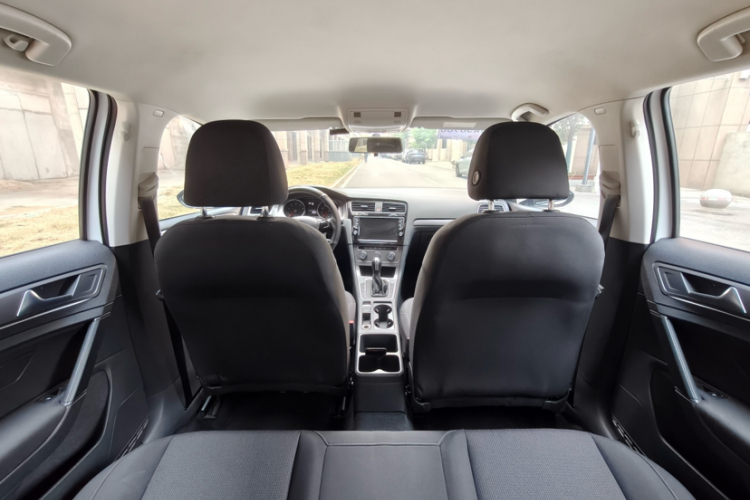 Volkswagen Golf 2016 car image #16