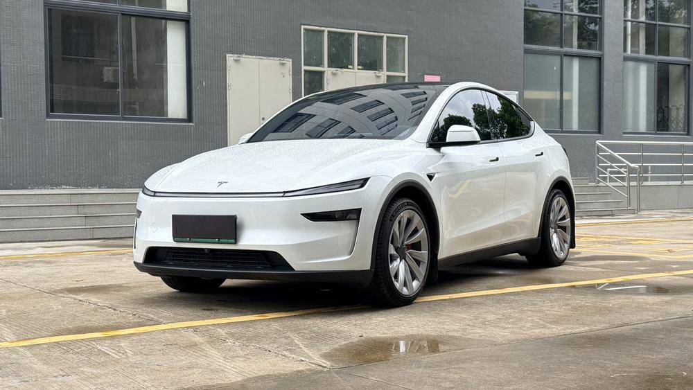 Tesla Model Y 2025 Tesla Model Y 2025 immagine di auto