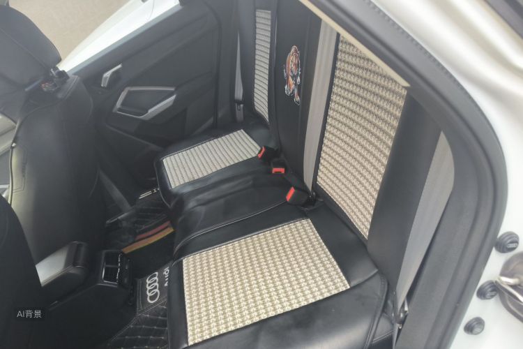 Audi Q3 2020 car image #19