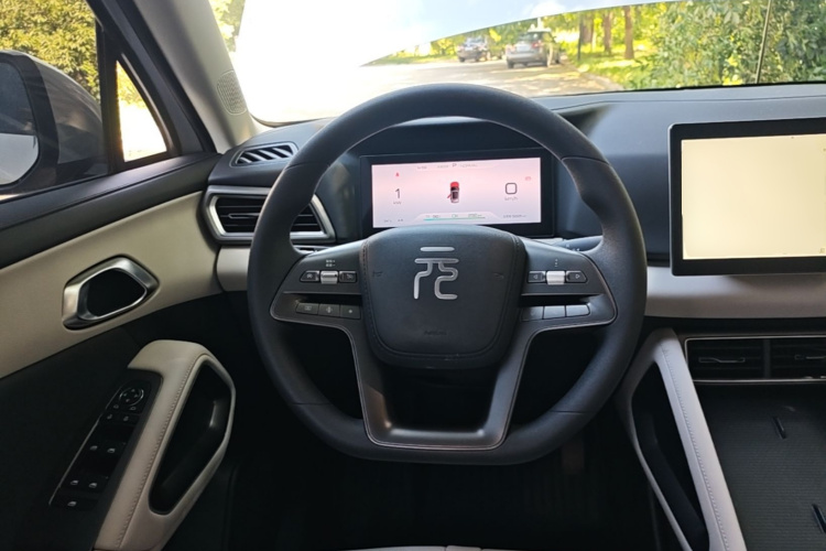 BYD YuanUP 2025 car image #11