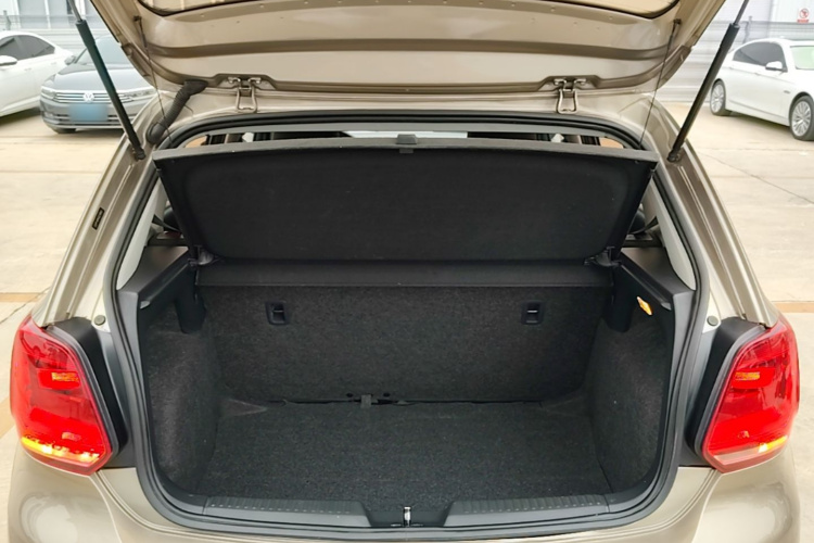 Volkswagen Polo 2016 #19 Volkswagen Polo 2016 car image #19