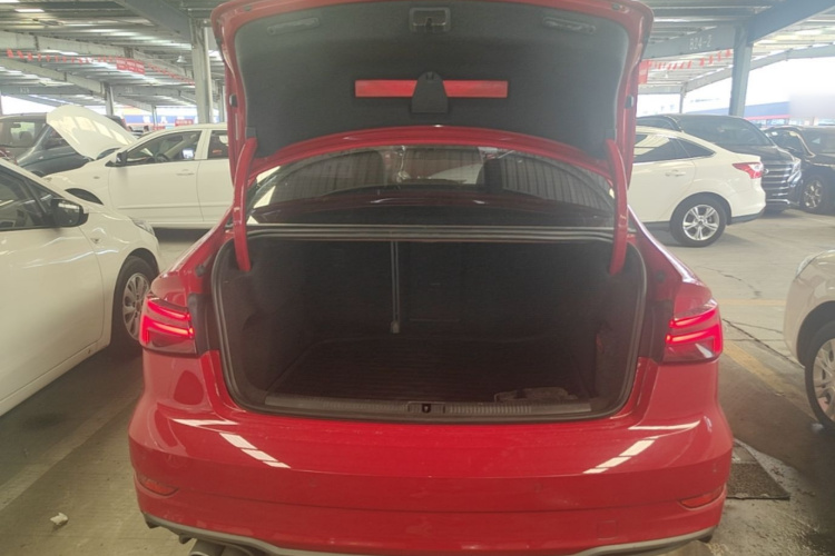 Audi A3 2018 car image #21