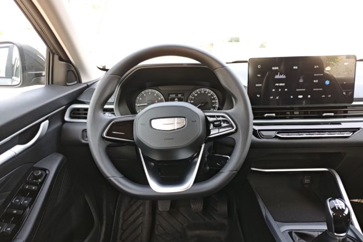 GEELY Emgrand 2026 #14 GEELY Emgrand 2026 car image #14