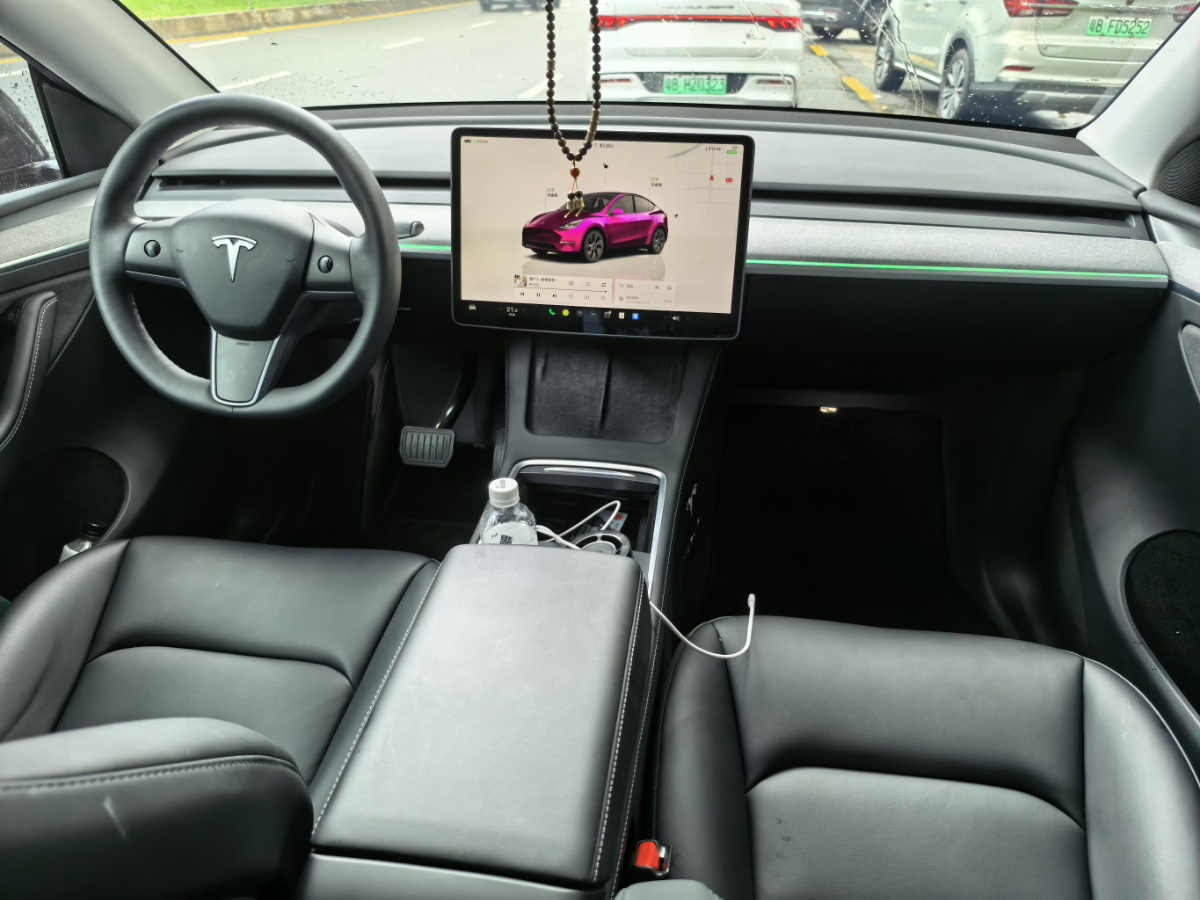 Tesla Model Y 2024 #8 Tesla Model Y 2024 car image #8