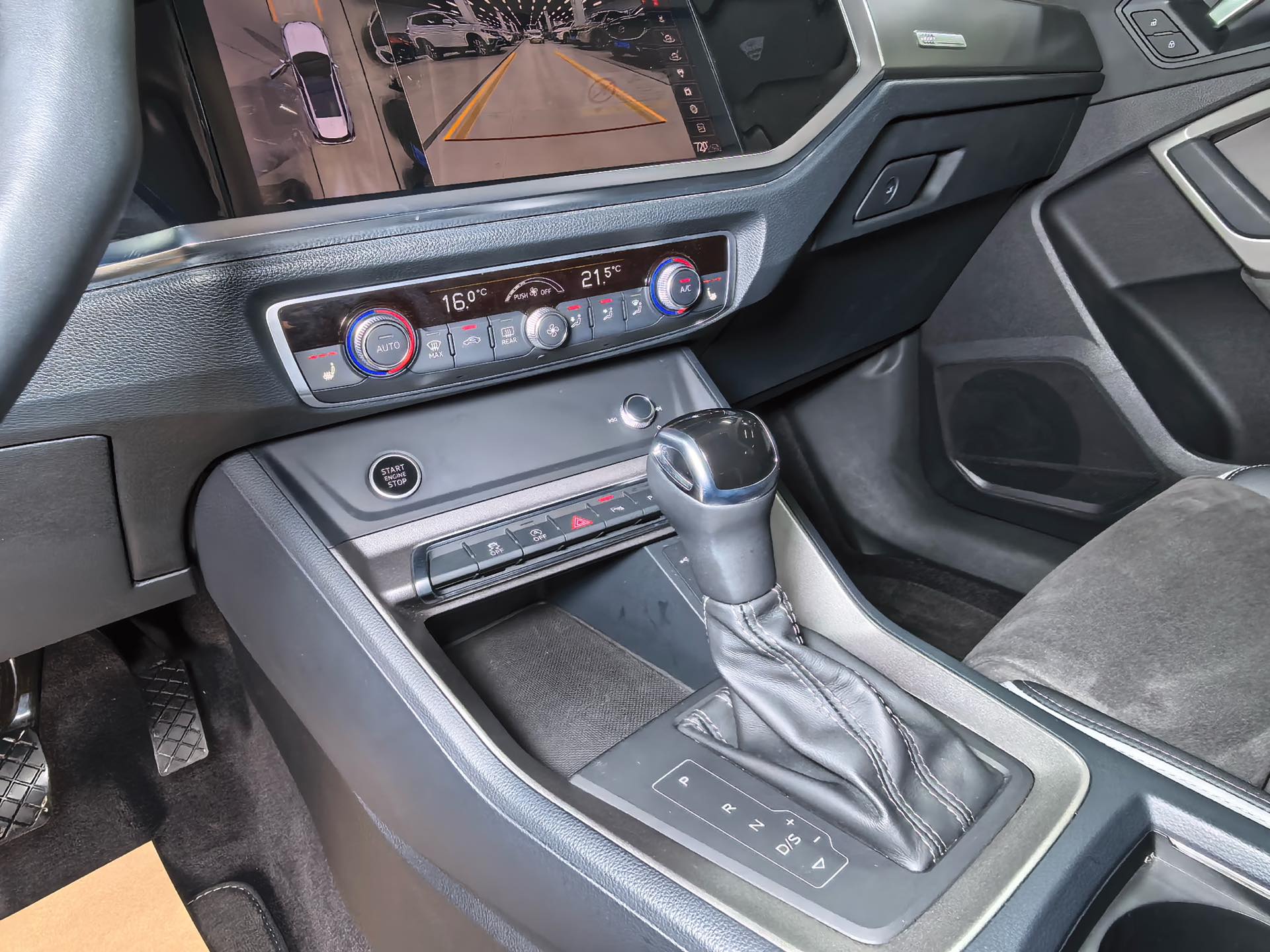 Audi Q3 2023 car image #16