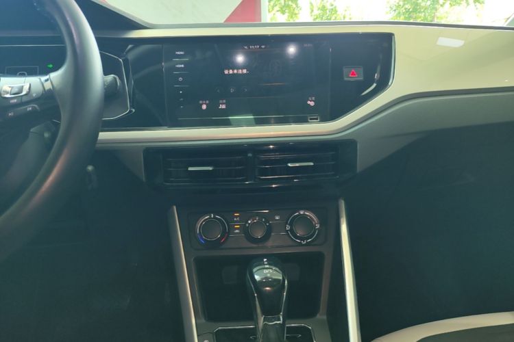 Volkswagen Polo 2019 car image #13